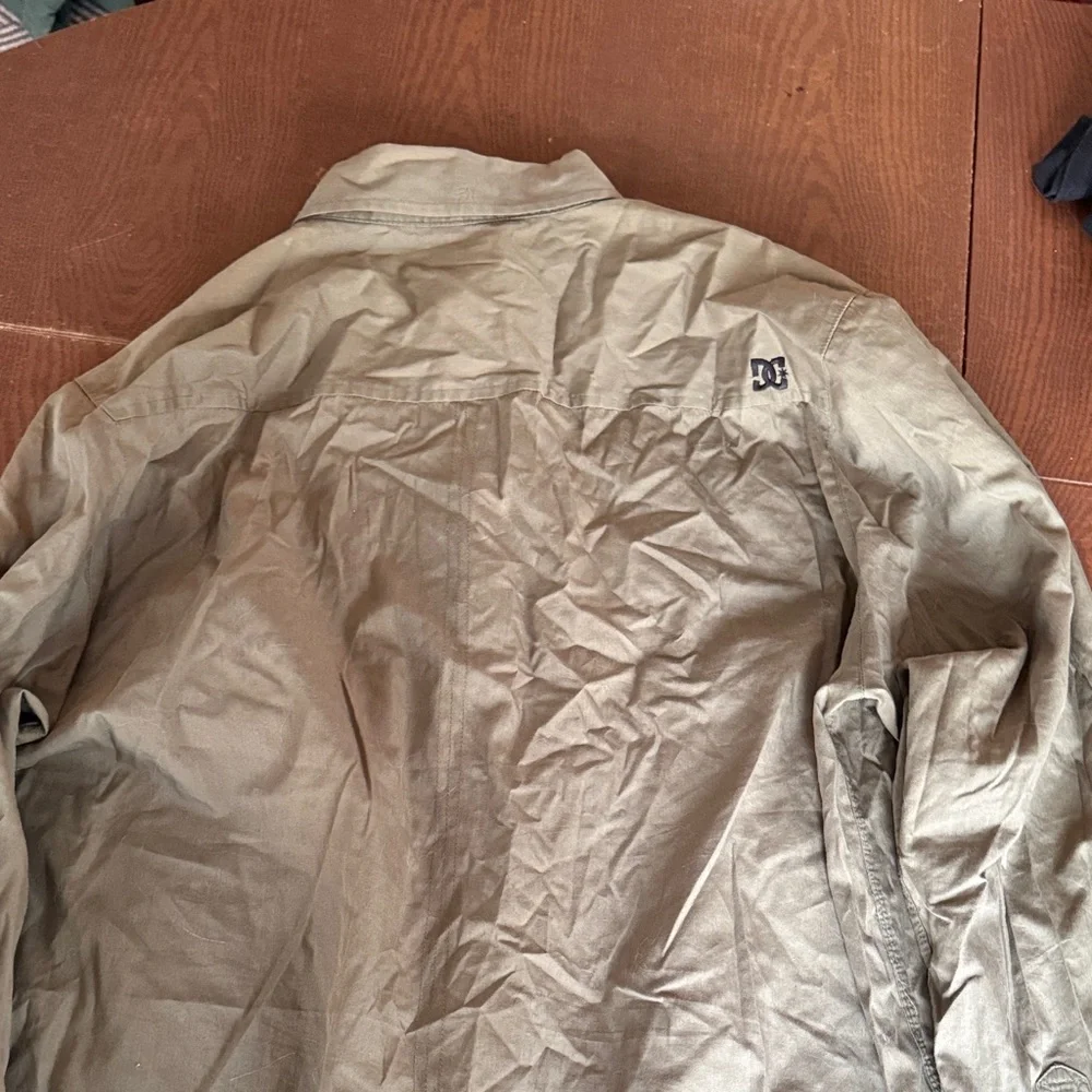 DC Skate Men's Olive Green Button-Up Shirt - Picture 3 of 3